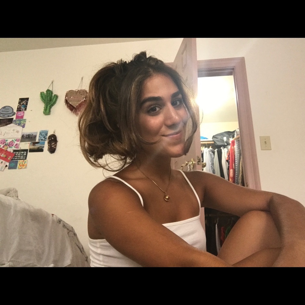 Meet your Posher, Golnar